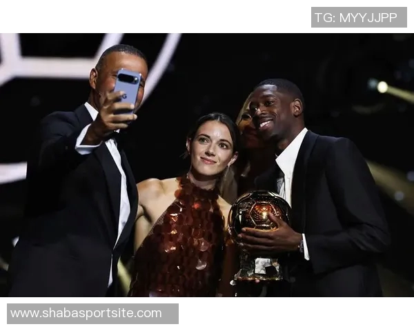 登贝莱荣获家乡城市奖章市长亲自颁发庆祝新科金球奖得主 登贝莱荣获家乡城市奖章市长亲自颁发庆祝新科金球奖得主